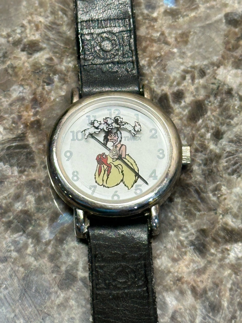 Disneys 101 Dalmatians Watch - Picture 5 of 12
